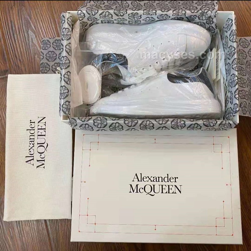 Alexander McQueen Low Top Sneakers